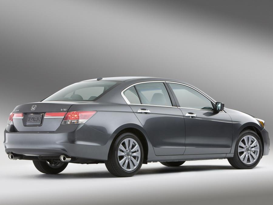  Honda Accord Sedan 2010 года  (US) (фото 6 из 10)